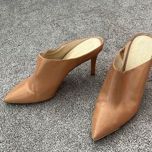Nine West - Camel Heeled Mule - 9M